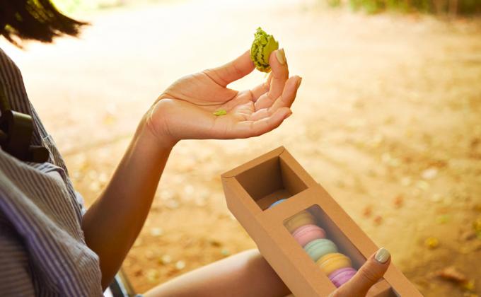 Macaron Boxes,Brown Kraft Macaron Boxes With Clear Display Window,Macarons Container Packaging Boxes Mini Cupcakes 1