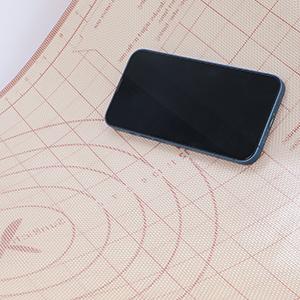  Non Slip baking mat for rolling out dough