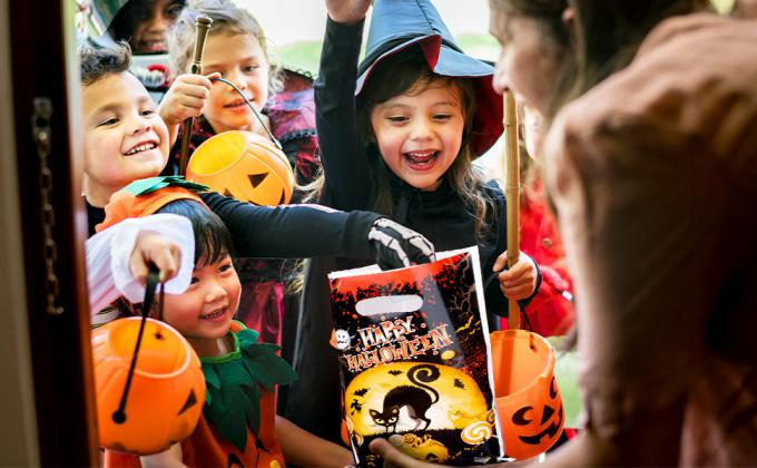 Halloween Party Favor For Kids Candy Goody Bag, Designs Plastic Trick Or Treat Goodie Bags, Halloween Loot Gift Bag 1