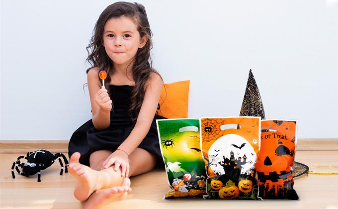 Halloween Party Favor For Kids Candy Goody Bag, Designs Plastic Trick Or Treat Goodie Bags, Halloween Loot Gift Bag 2
